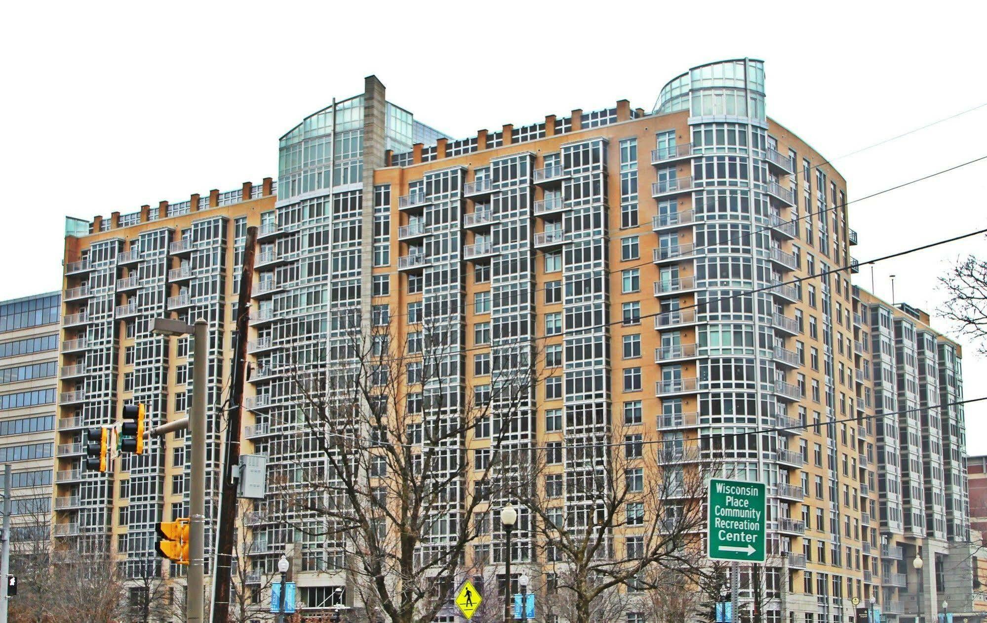 Weichert Suites At Wisconsin Place Chevy Chase Εξωτερικό φωτογραφία