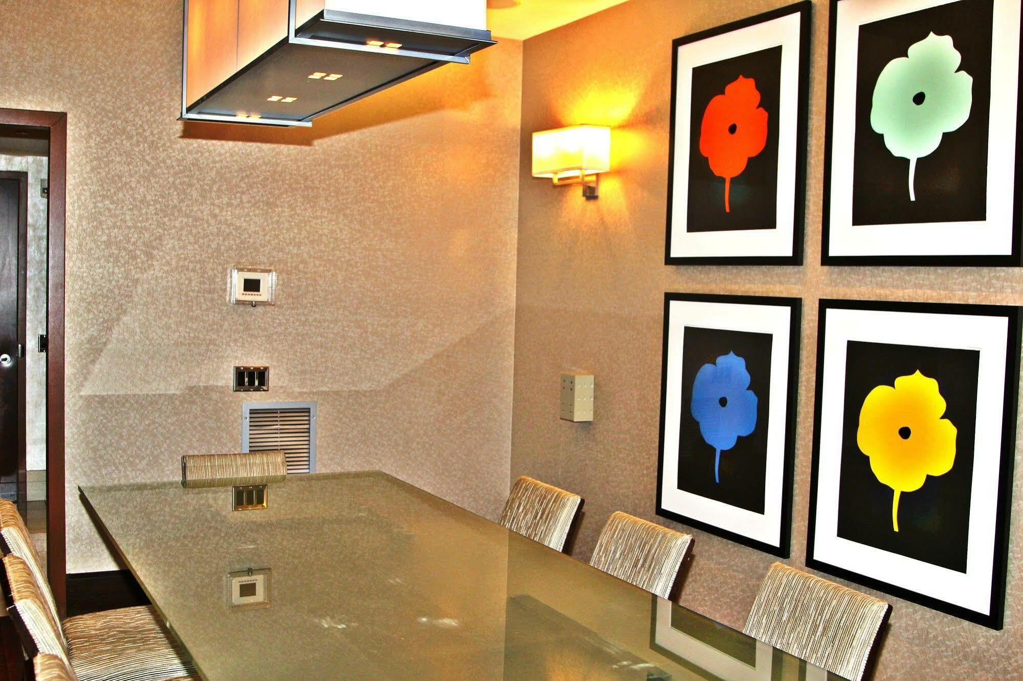 Weichert Suites At Wisconsin Place Chevy Chase Εξωτερικό φωτογραφία